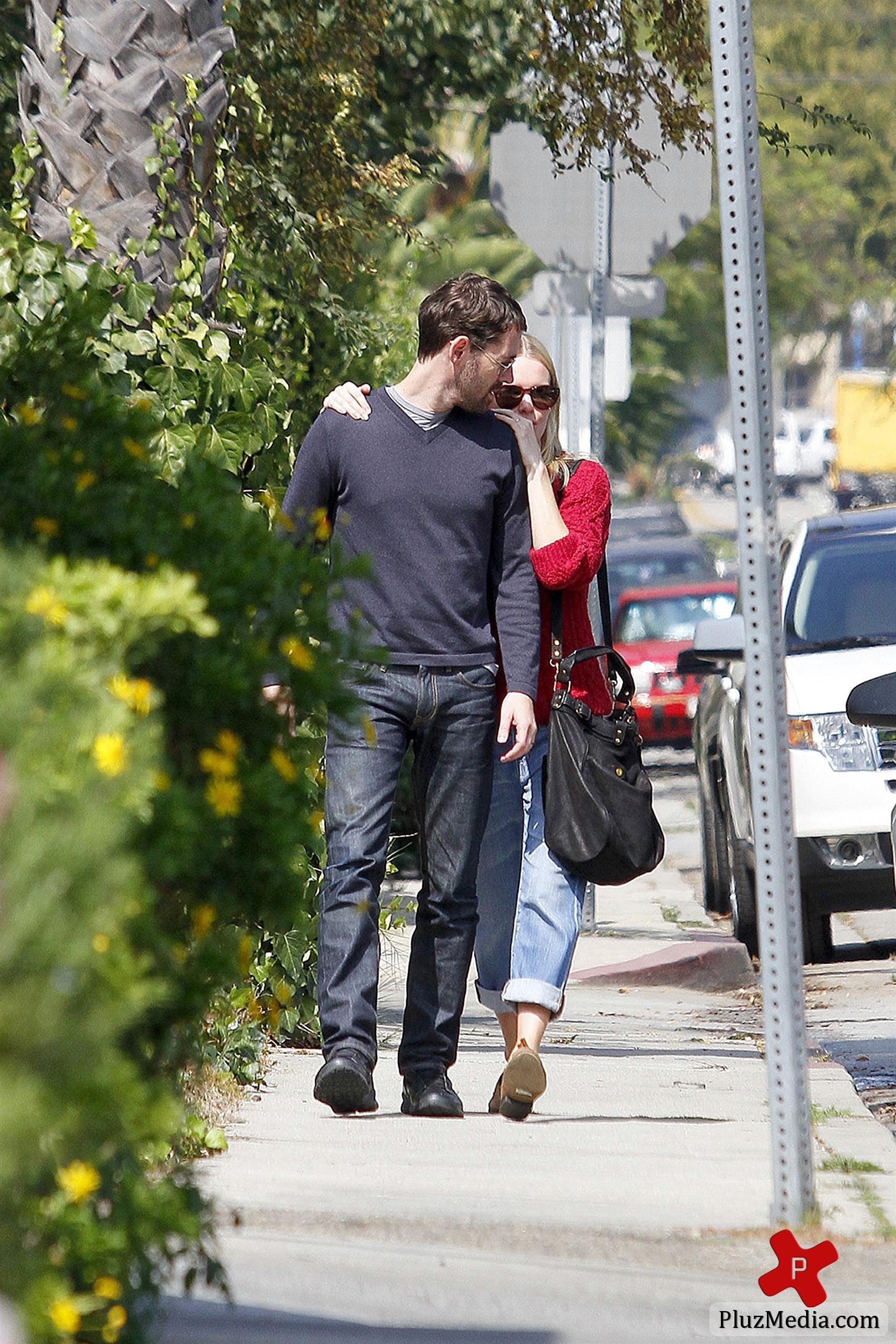 Kate Bosworth keeps close to her boyfriend as they leave Lemonade restaurant | Picture 97910